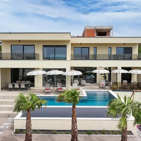 Сasa de vacaciones 4 Bedroom Awesome In