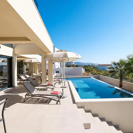 Holiday home 4 Bedroom Awesome In