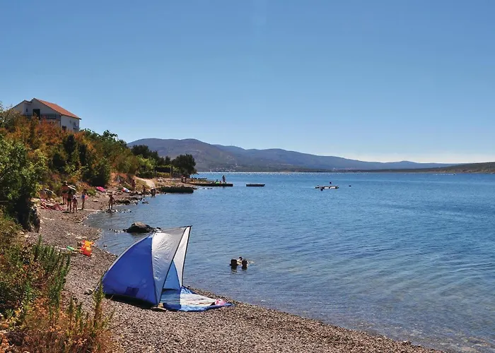 Дом отдыха 4 Bedroom Awesome In