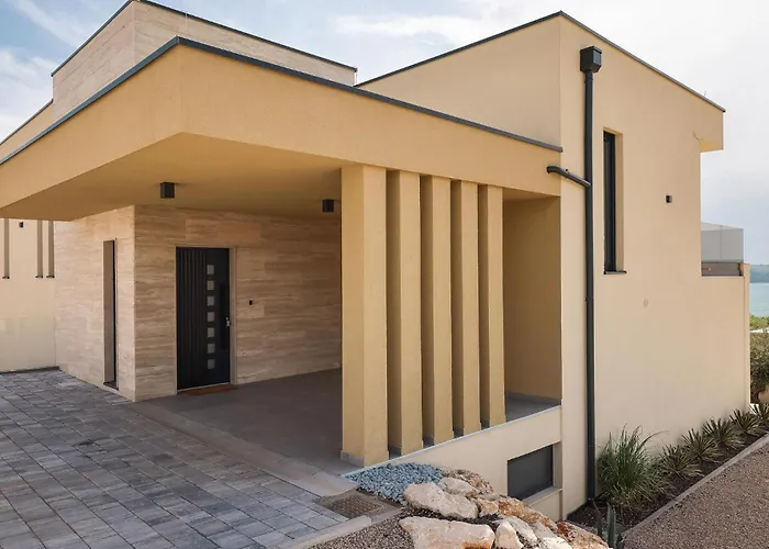 4 Bedroom Awesome In Holiday home Maslenica