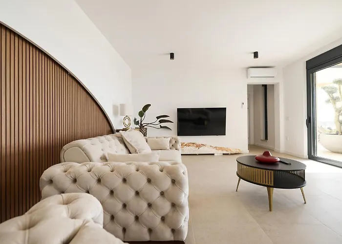 4 Bedroom Awesome In Дом отдыха *