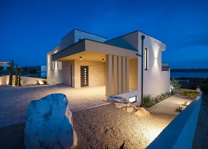 4 Bedroom Awesome In Holiday home Maslenica