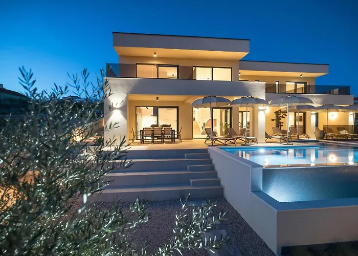 4 Bedroom Awesome In