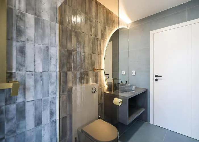 Holiday home 4 Bedroom Awesome In