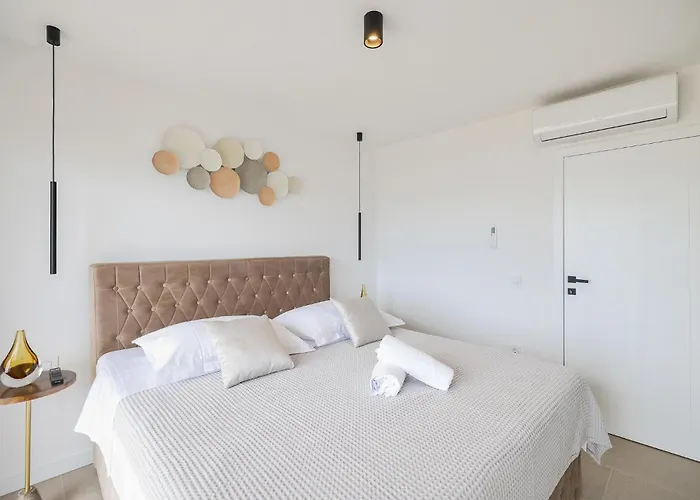 Дом отдыха 4 Bedroom Awesome In *