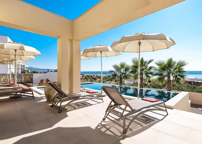 Дом отдыха 4 Bedroom Awesome In *