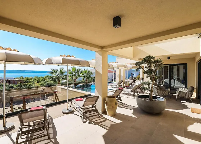 4 Bedroom Awesome In Maslenica