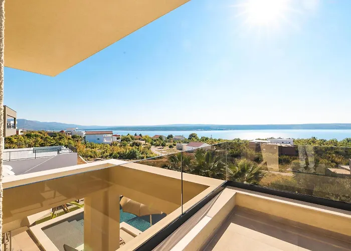 4 Bedroom Awesome In