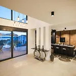 Feriehus 4 Bedroom Awesome In Maslenica