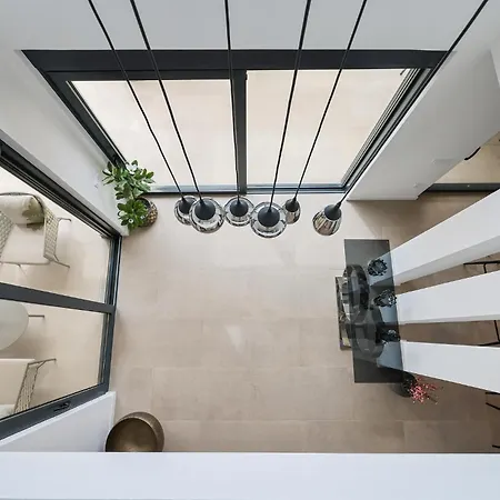 4 Bedroom Awesome In Holiday home *