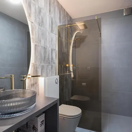 Hébergement de vacances 4 Bedroom Awesome In