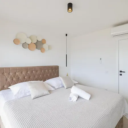 Hébergement de vacances 4 Bedroom Awesome In *