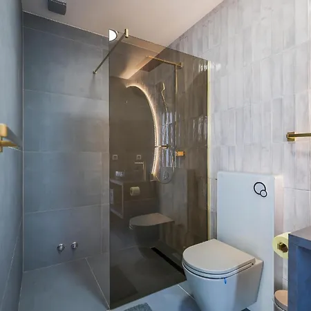 Holiday home 4 Bedroom Awesome In