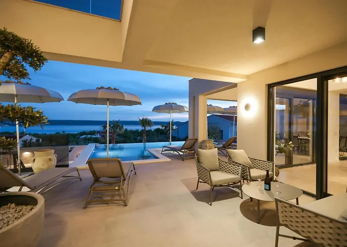 4 Bedroom Awesome In * Maslenica